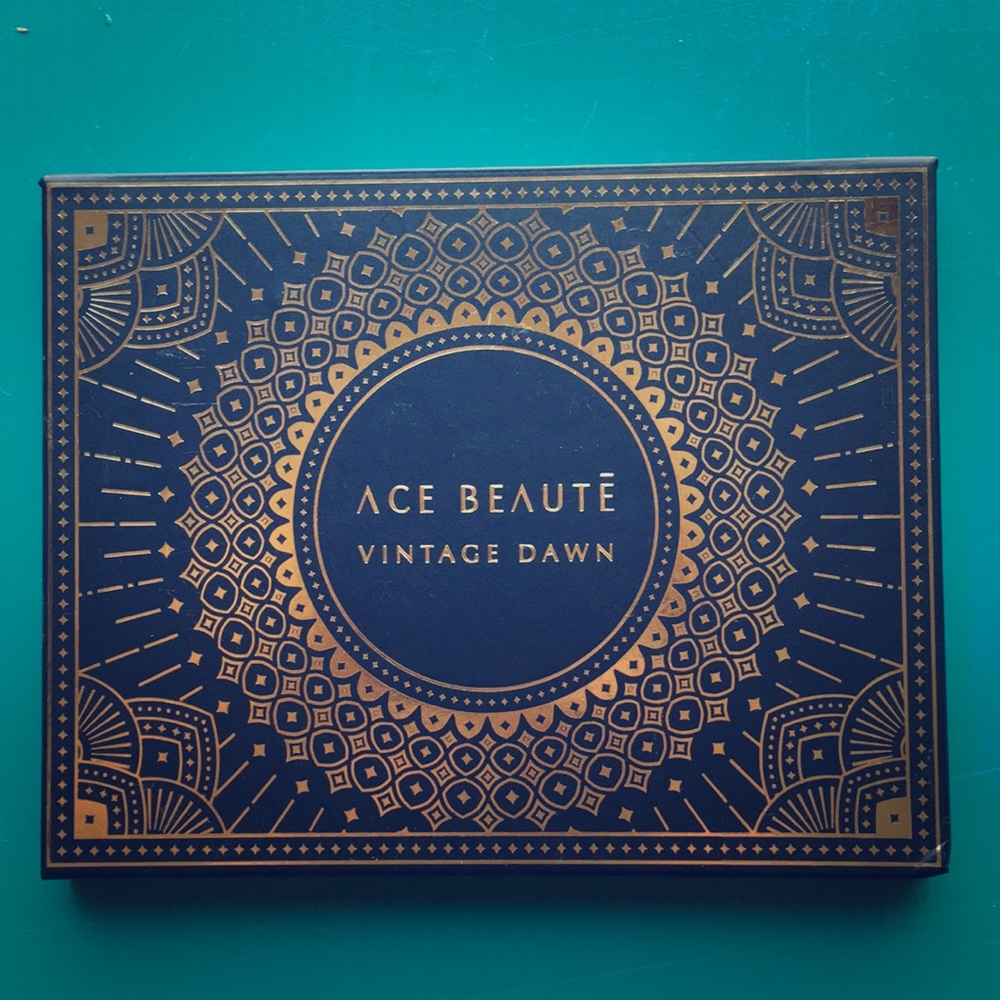 Ace Beautē Vintage Dawn Eyeshadow Pallette